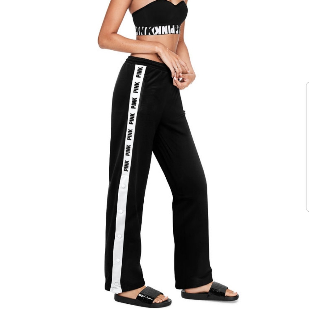 🚫SOLD🚫 NWT Victoria Secret Pink track pant.